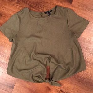 FOREVER 21 woman’s green blouse short sleeve small